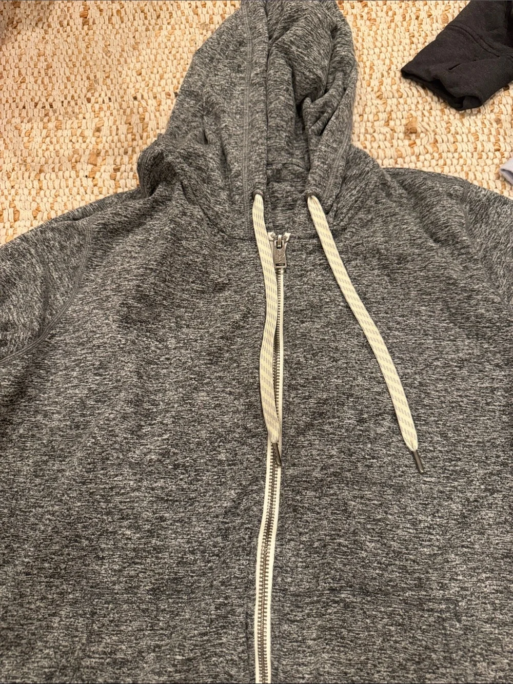Vuori Halo Performance Hoodie - Picture 4 of 4